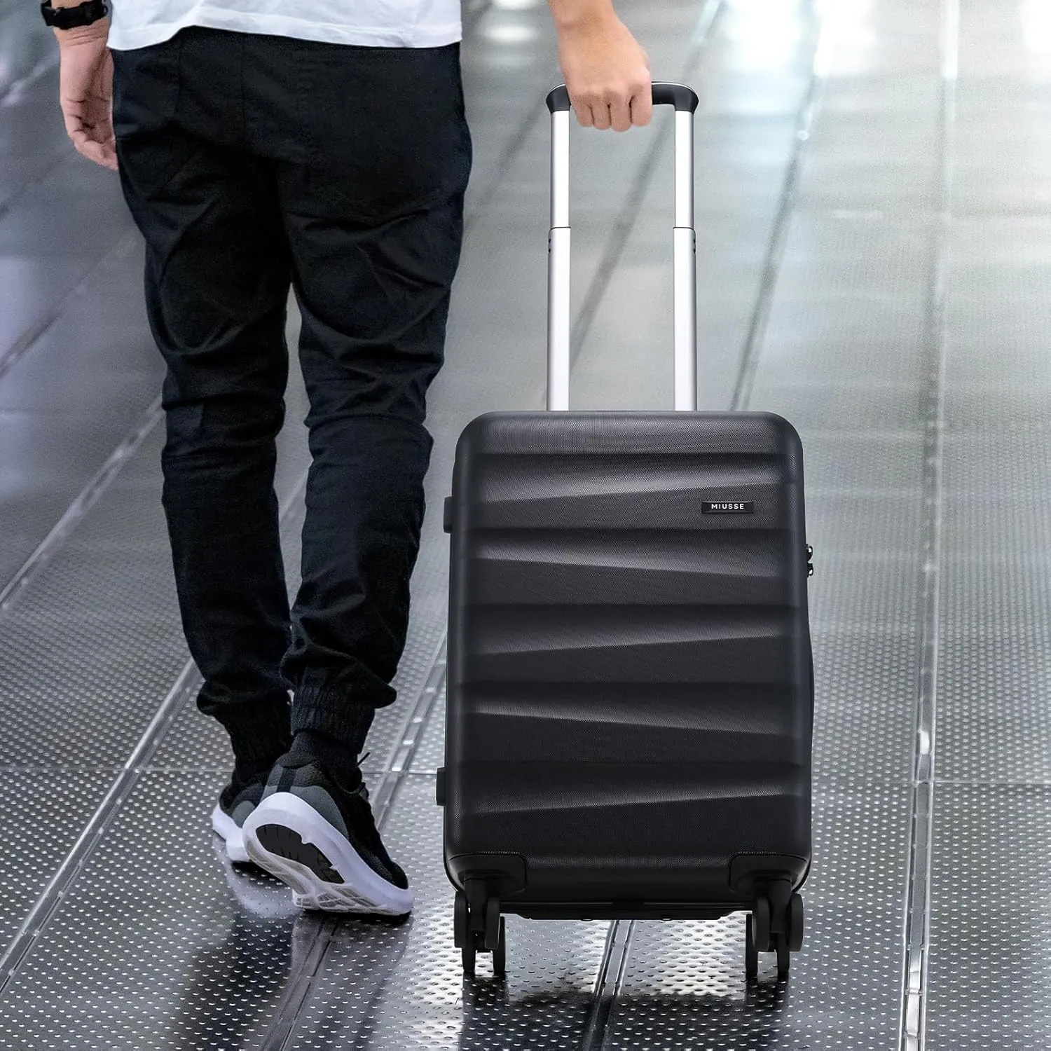 Airline-Approved Carry On Luggage Set – 22x14x9 Hardshell Suitcase Set with Spinner Wheels, Travel Backpack & USB Port for Business Trips, Family Travel, or Women’s Outfits​ (Black)