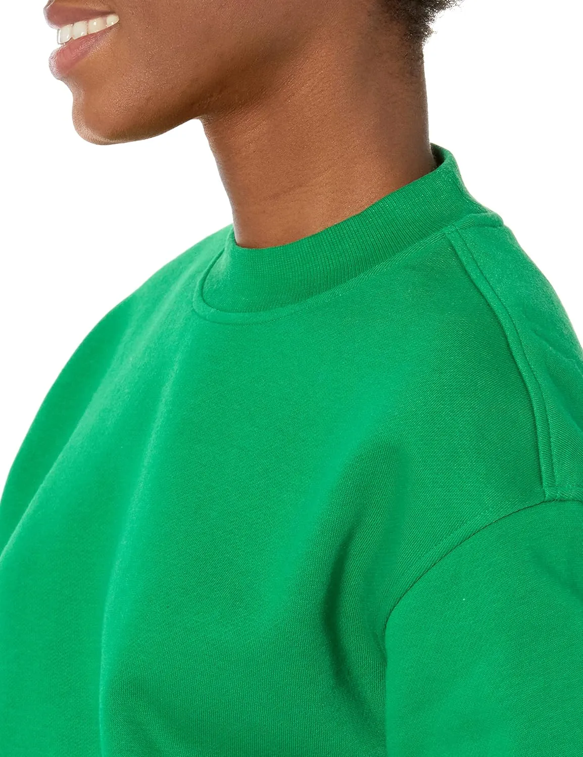 Amazon Essentials Women's Cropped Drop Shoulder Sweatshirt (Available in Plus Size)