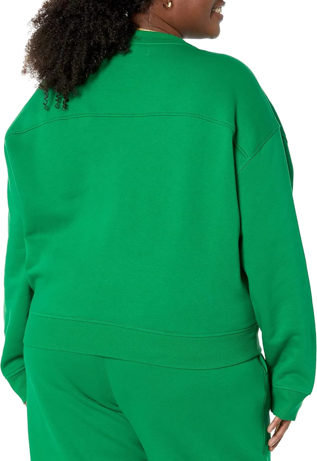 Amazon Essentials Women's Cropped Drop Shoulder Sweatshirt (Available in Plus Size)