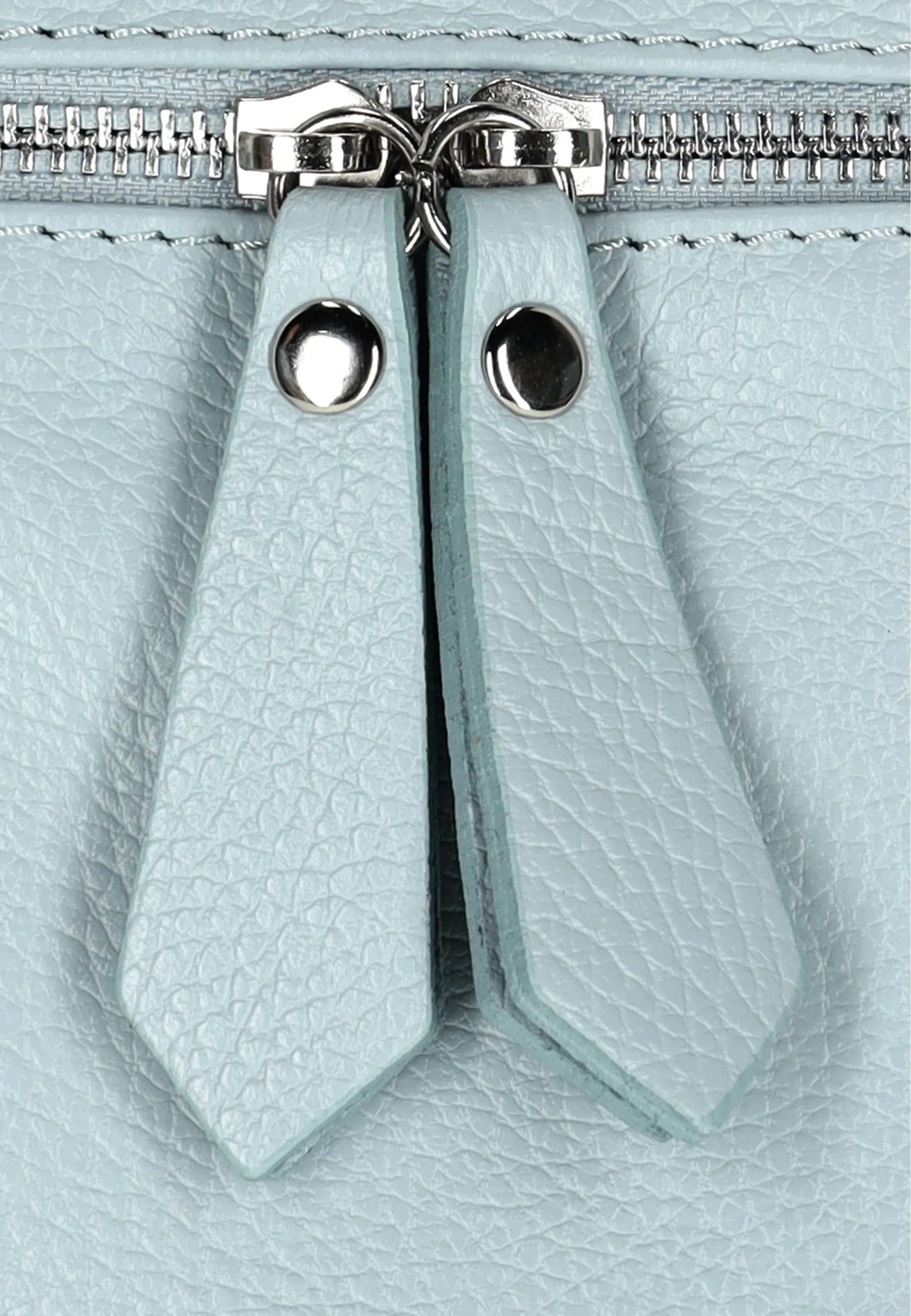 faina Women's Shoulder Bag 