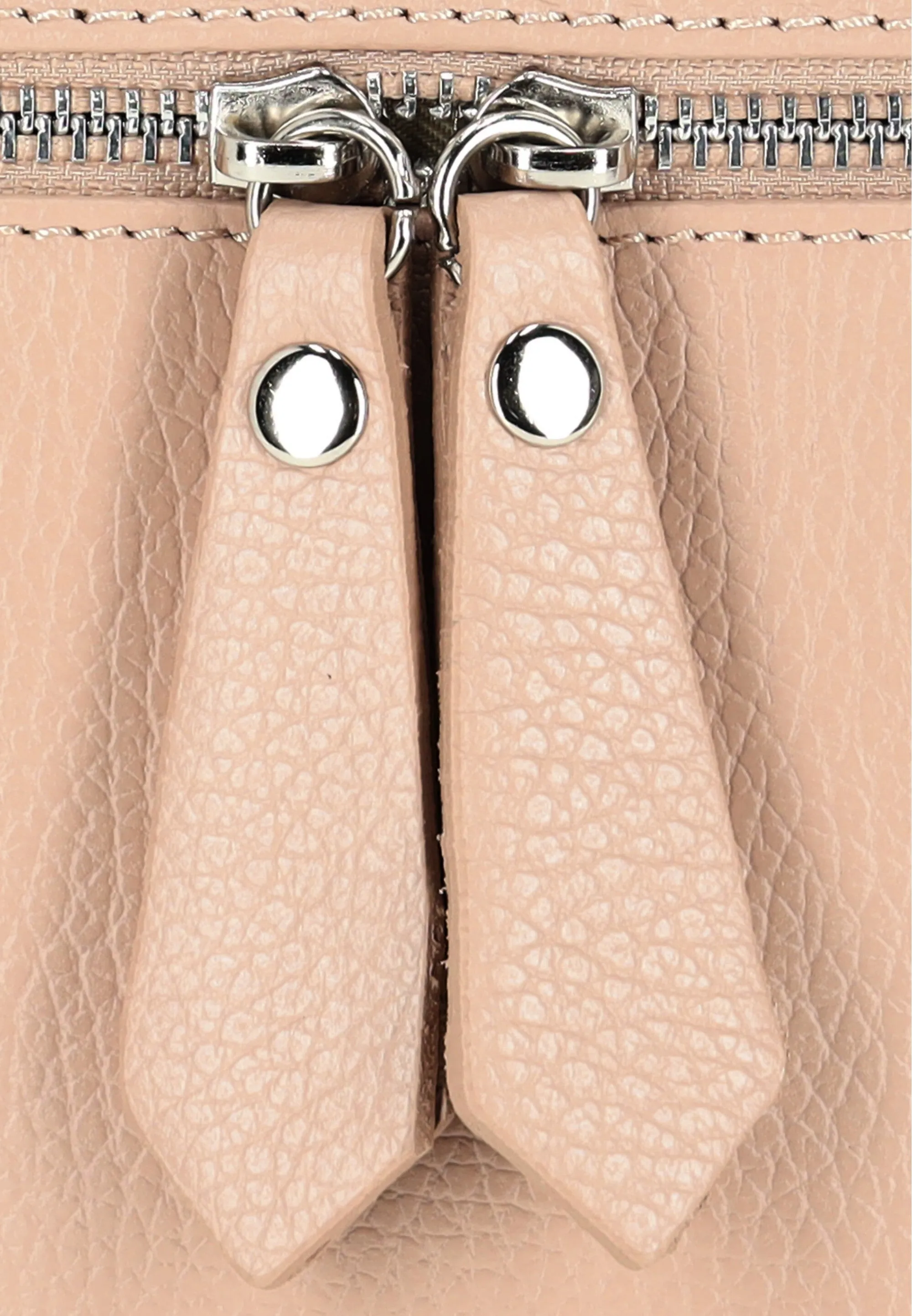 faina Women's Shoulder Bag 