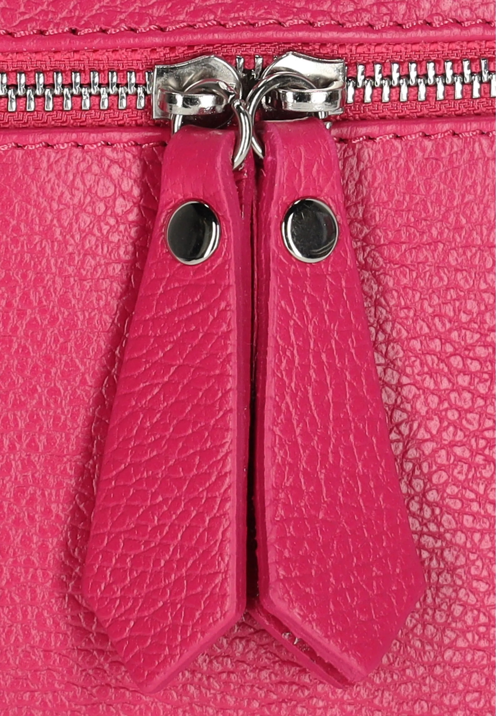 faina Women's Shoulder Bag 
