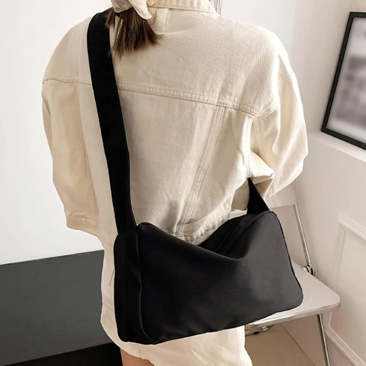 Hobo Shoulder Bag with Big Snap Hook Hardware Shoulder Bag for Women Small Trendy Hobo Handbag