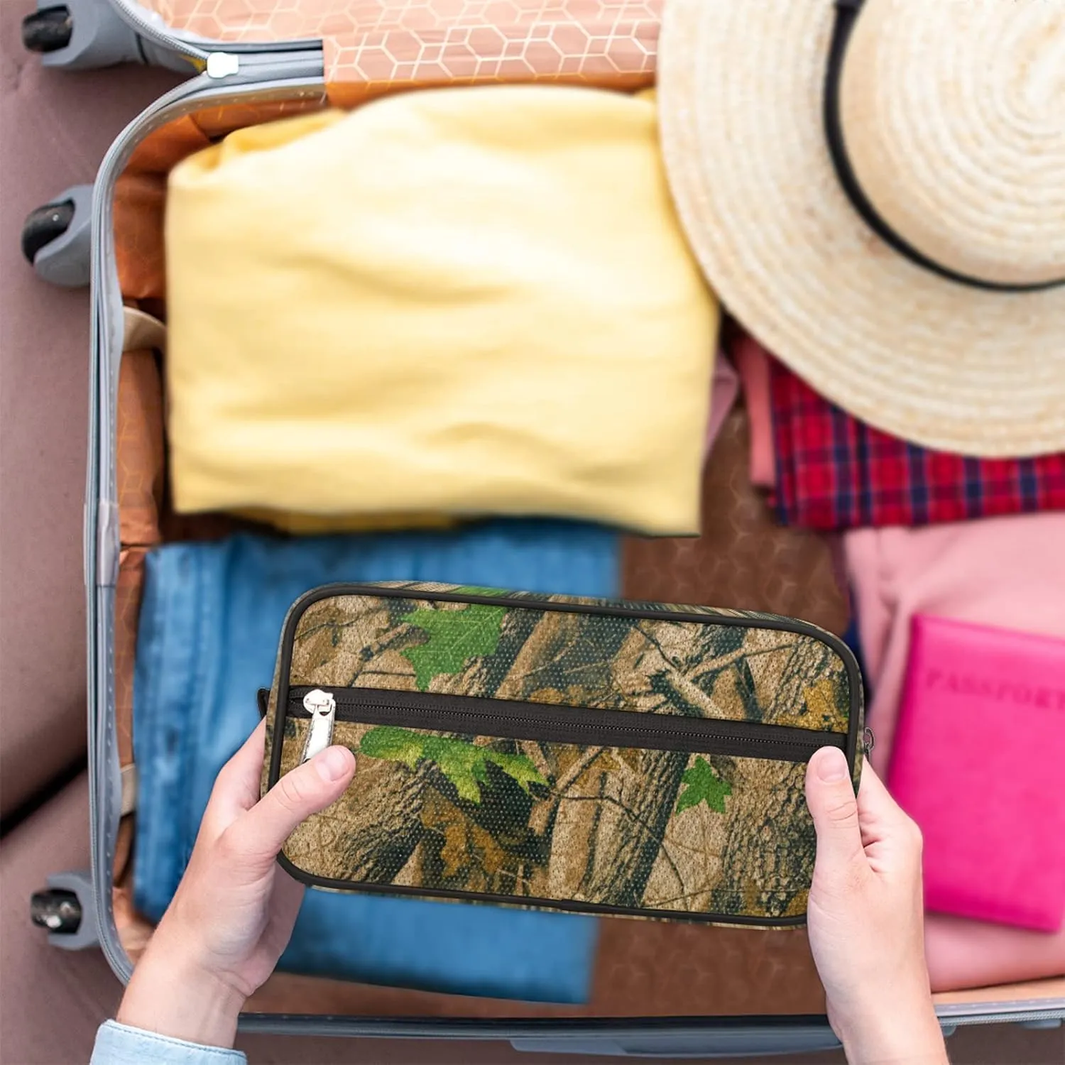 Pardick Travel Toiletry Bag for Women Men Forest Camouflage Camo Organizer Cosmetic Makeup Bag Lightweight Waterproof Shaving Bag Dopp Kit Large Capacity for Toiletries and Shaving Accessories