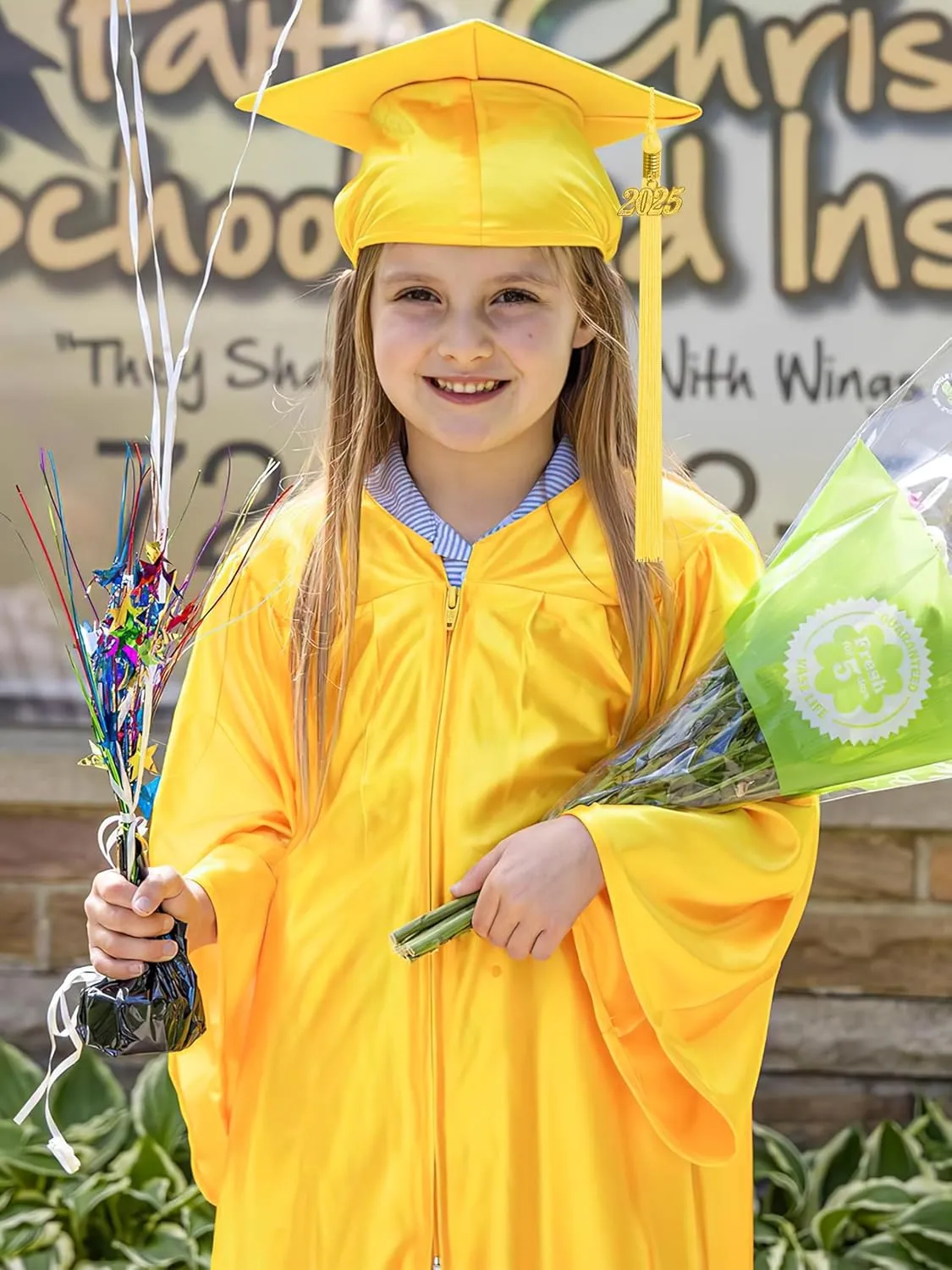 QZYL Kindergarten Graduation Cap and Gown Set, Unisex Congrats Grad Outfit with Tassel & Certificate for Kindergarten