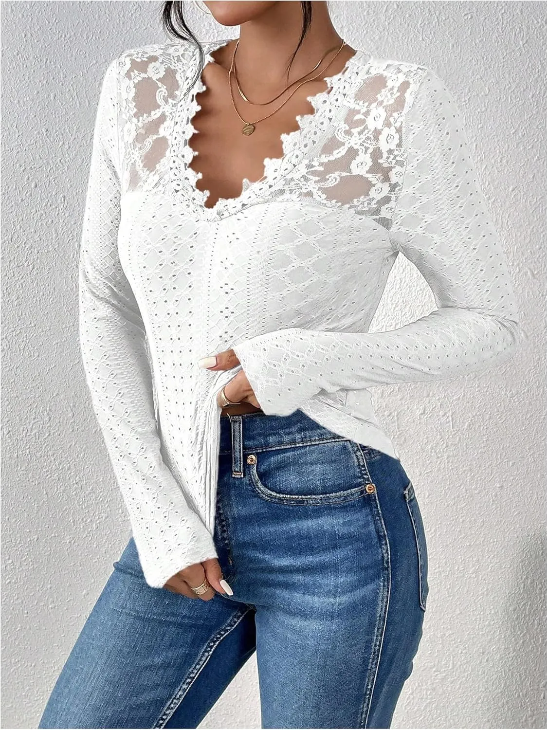 SOLY HUX Women's Lace Trim Tee Shirt Long Sleeve Eyelet Tops Casual V Neck Slim Fit Shirts Fall Outfit Clothes