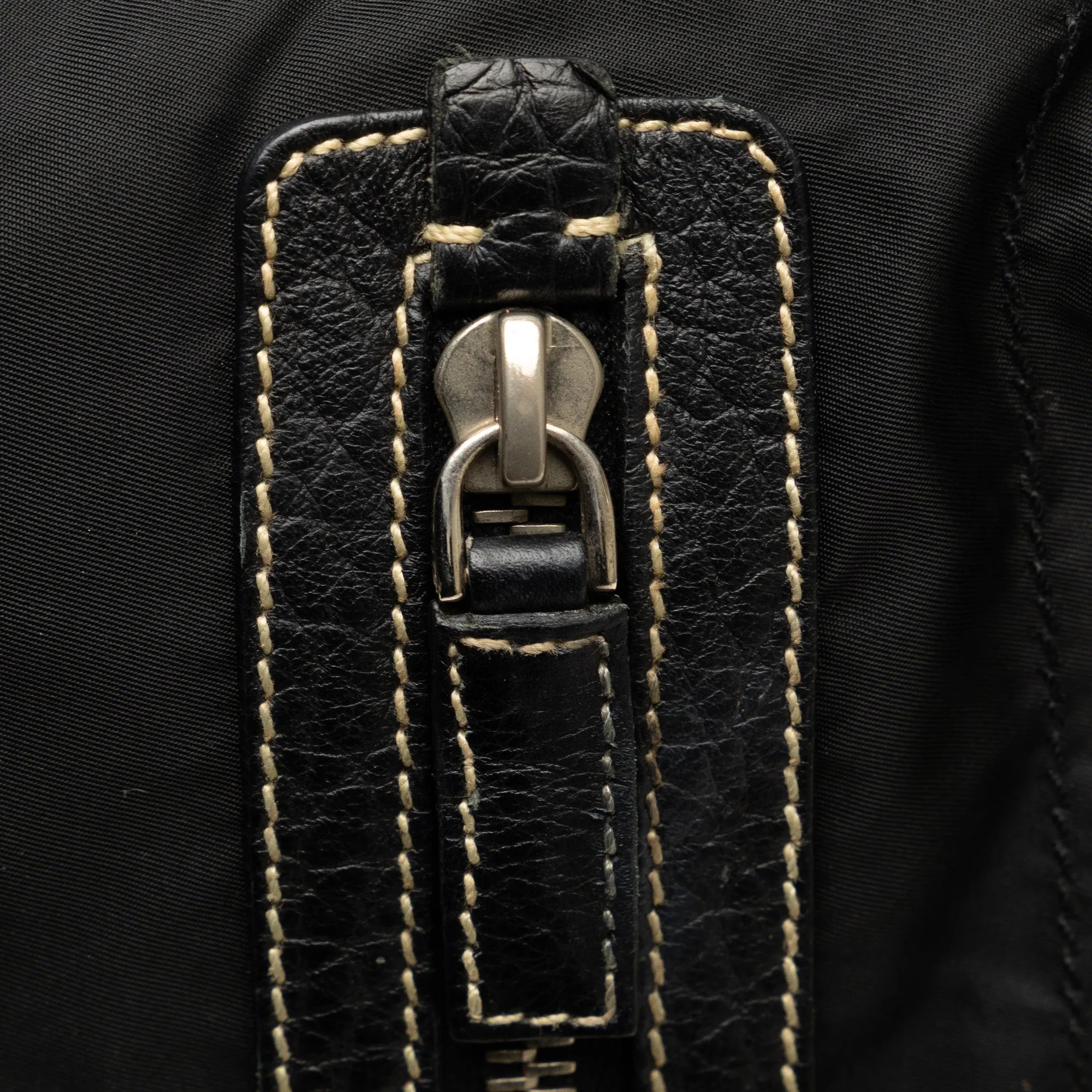 Tessuto Zip Top Crossbody