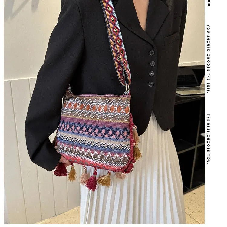 Women's Ethnic Style Large Capacity Tassel Personality Shoulder Bags