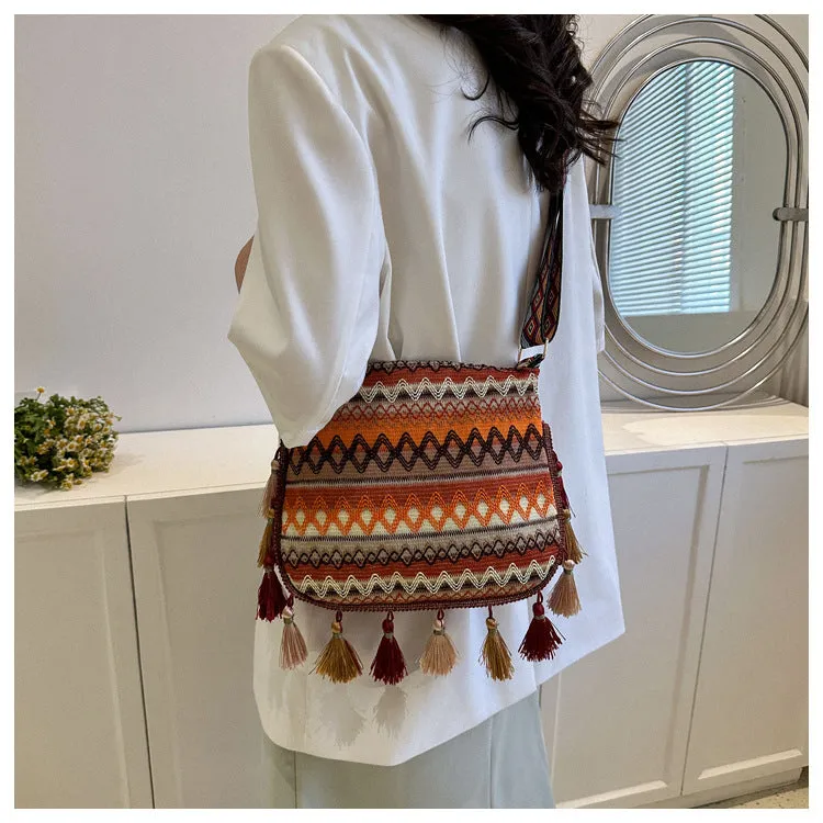 Women's Ethnic Style Large Capacity Tassel Personality Shoulder Bags
