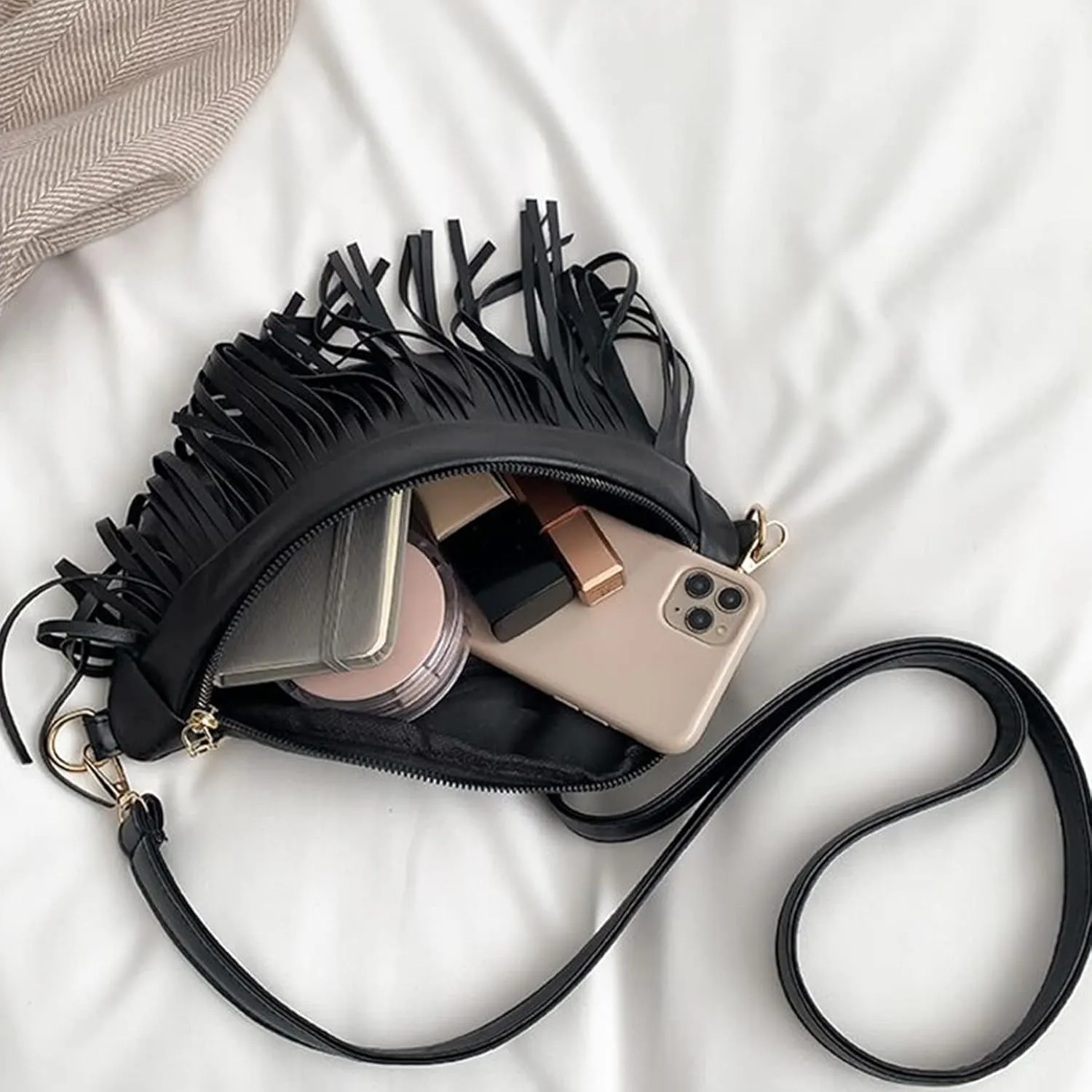 Women's Fringe Chest Bag Fanny Pack Tassel Crossbody Bag Shoulder Bag for Women Girls Black Belt Travel Pouch