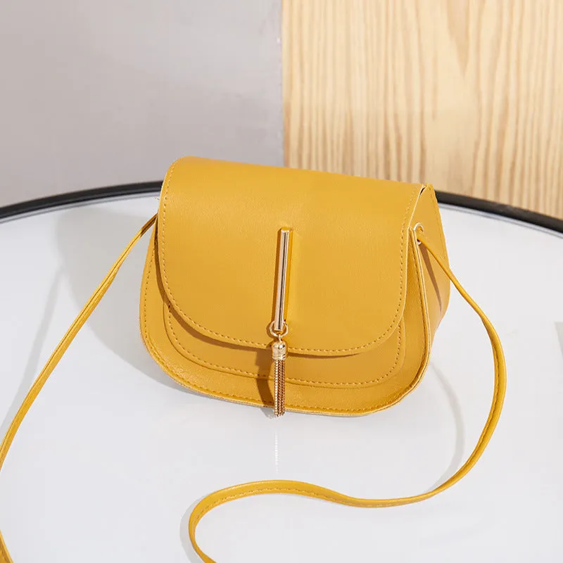 Women's Golden Tassel Semicircle One Saddle Fashion Phone Bags