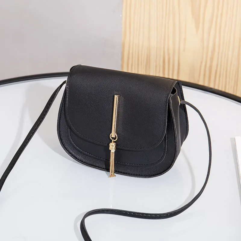 Women's Golden Tassel Semicircle One Saddle Fashion Phone Bags