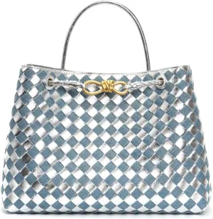 Women's quilted leather shoulder bag